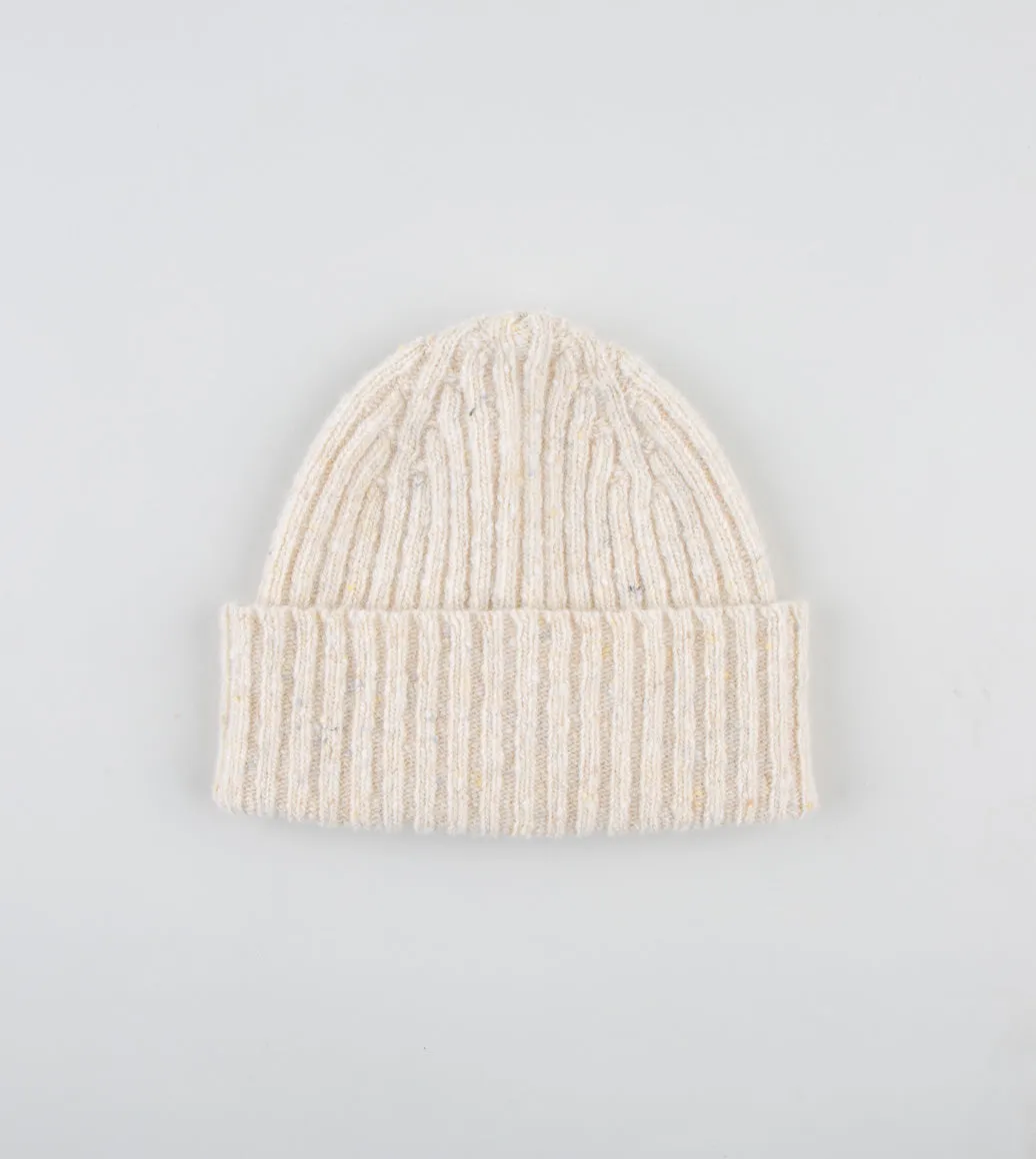 Drake's Donegal Ribbed Merino Beanie / Neutral