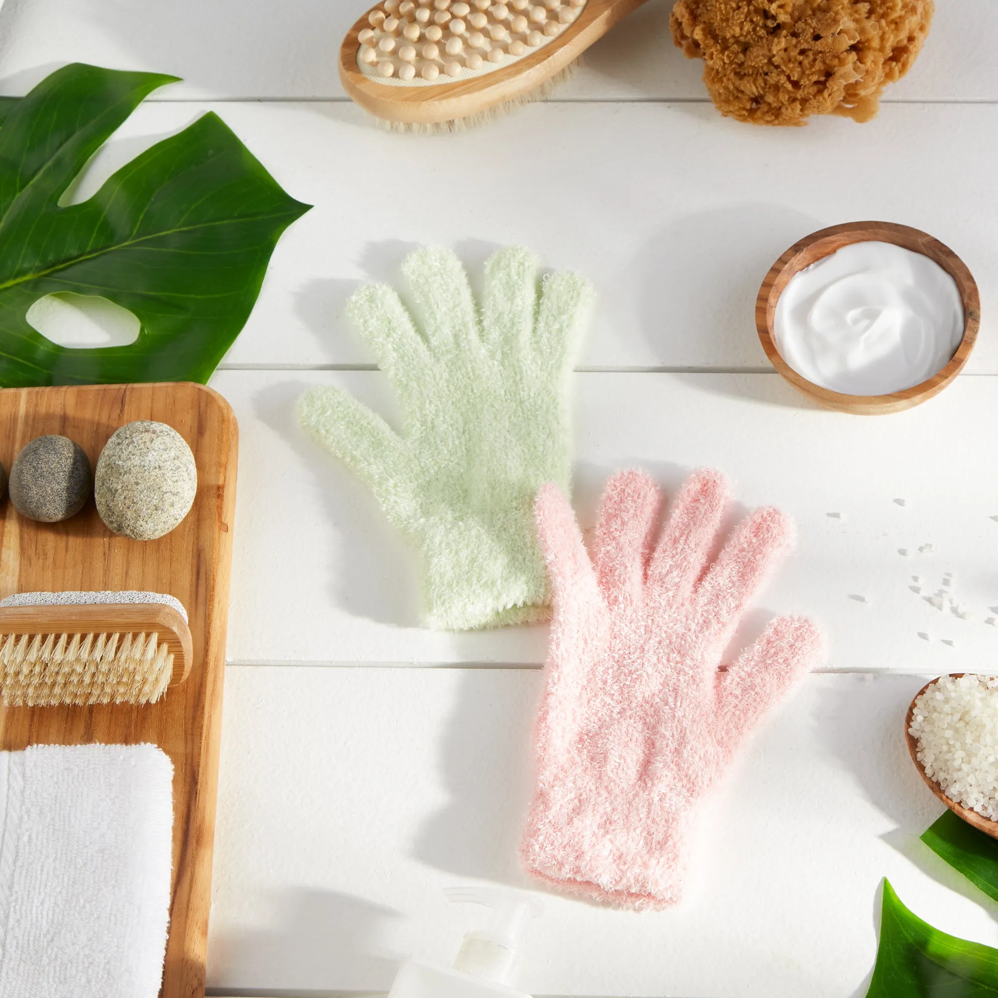 Spa Gloves Set Of 2 - Aloe Infused - Mint/Pink